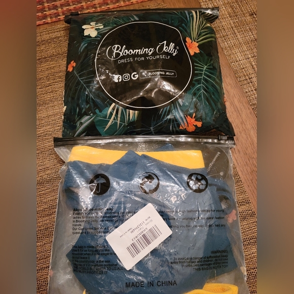 BLOOMING JELLY WOMEN’S HIGH WAISTED SWIMSUIT CROP TOP CUT OUT 2 PIECE CHEEKY - Picture 6 of 6